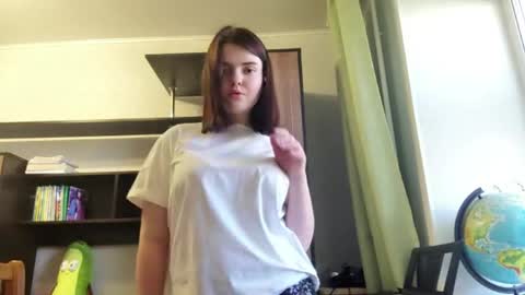 Esma online show from 04-30-26, 09:37