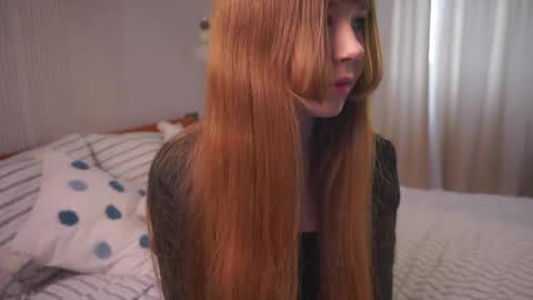 Snapshot of louettakarn chatting on 04-17-26, 10:40 Sade online show from 04-17-26, 10:40