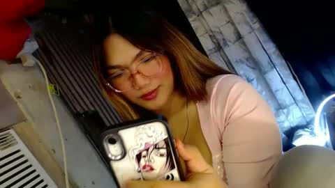 Snapshot of louheart chatting on 12-21-24, 02:04 Sweet online show from 12-21-24, 02:04