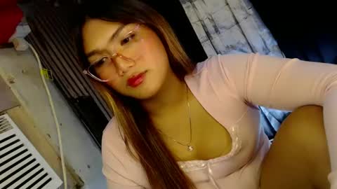 Snapshot of louheart chatting on 12-21-24, 05:07 Sweet online show from 12-21-24, 05:07