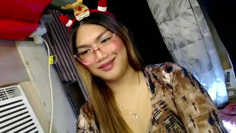 Snapshot of louheart chatting on 12-27-24, 01:07 Sweet online show from 12-27-24, 01:07
