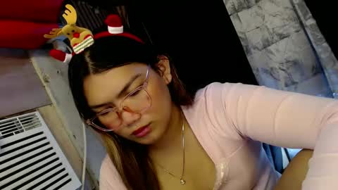 Snapshot of louheart chatting on 12-28-24, 12:24 Sweet online show from 12-28-24, 12:24