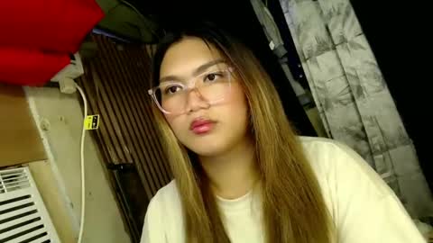 Snapshot of louheart chatting on 01-02-25, 01:27 Sweet online show from 01-02-25, 01:27