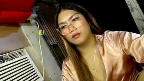 Snapshot of louheart chatting on 01-03-25, 11:57 Sweet online show from 01-03-25, 11:57