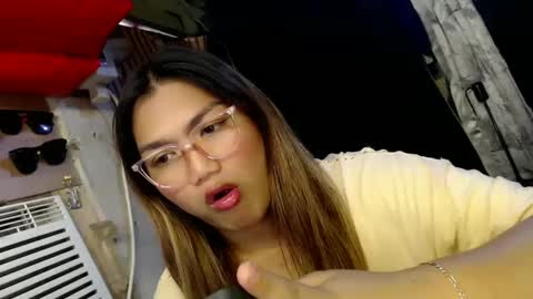 Snapshot of louheart chatting on 01-08-25, 05:05 Sweet online show from 01-08-25, 05:05