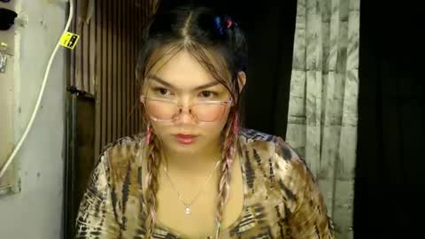 Snapshot of louheart chatting on 01-11-25, 04:14 Sweet online show from 01-11-25, 04:14