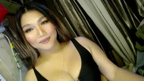 Snapshot of louheart chatting on 02-12-25, 11:07 Sweet online show from 02-12-25, 11:07