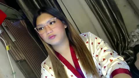 Snapshot of louheart chatting on 03-11-25, 08:53 Sweet online show from 03-11-25, 08:53