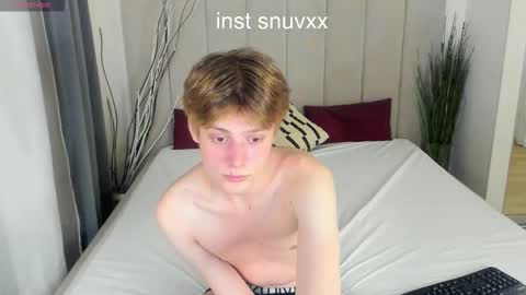 Snapshot of louie_evans chatting on 10-27-25, 07:40 louie_evans online show from 10-27-25, 07:40