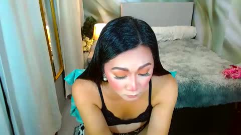 Snapshot of louie_sexy chatting on 02-25-25, 10:15 Cathy online show from 02-25-25, 10:15