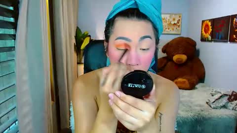 Snapshot of louie_sexy chatting on 11-26-25, 06:58 Cathy online show from 11-26-25, 06:58