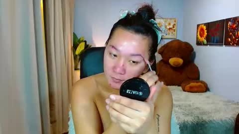 Snapshot of louie_sexy chatting on 11-28-25, 10:40 Cathy online show from 11-28-25, 10:40