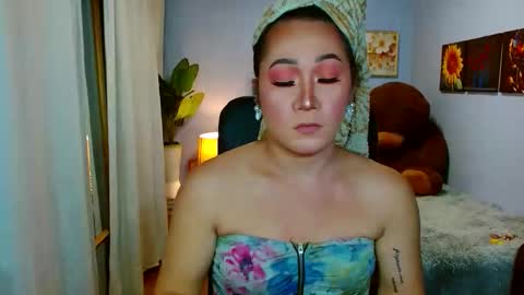 Snapshot of louie_sexy chatting on 01-08-26, 10:50 Cathy online show from 01-08-26, 10:50