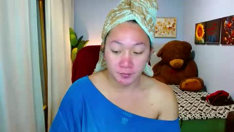 Snapshot of louie_sexy chatting on 02-12-26, 08:53 Cathy online show from 02-12-26, 08:53