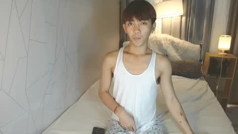 Snapshot of louieismy_name chatting on 12-04-24, 01:25 ignot ursh online show from 12-04-24, 01:25