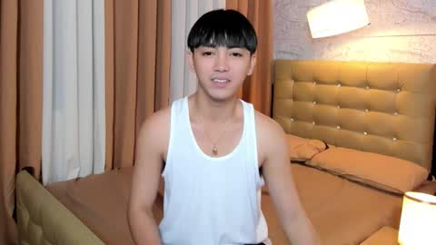 Snapshot of louieismy_name chatting on 10-15-25, 04:45 ignot ursh online show from 10-15-25, 04:45