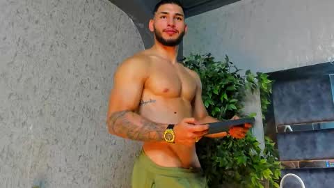 Snapshot of louis_connor chatting on 10-25-25, 08:25 Louis online show from 10-25-25, 08:25