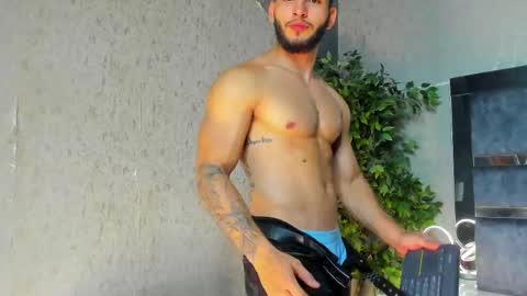 Snapshot of louis_connor chatting on 11-18-25, 10:25 Louis online show from 11-18-25, 10:25