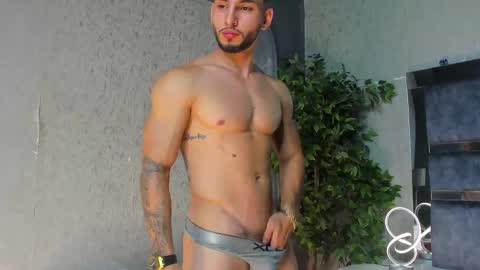 Snapshot of louis_connor chatting on 11-29-25, 02:47 Louis online show from 11-29-25, 02:47