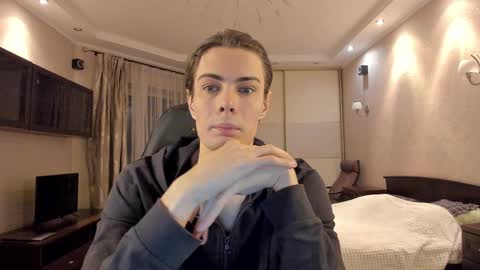 Snapshot of louis_preston chatting on 02-16-25, 11:37 Mark online show from 02-16-25, 11:37