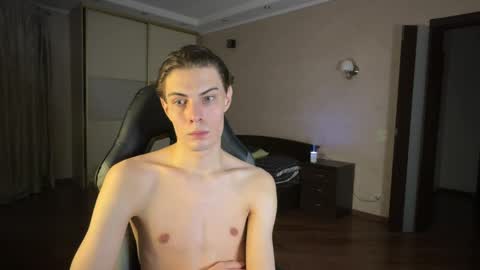 Snapshot of louis_preston chatting on 02-25-25, 07:36 Mark online show from 02-25-25, 07:36