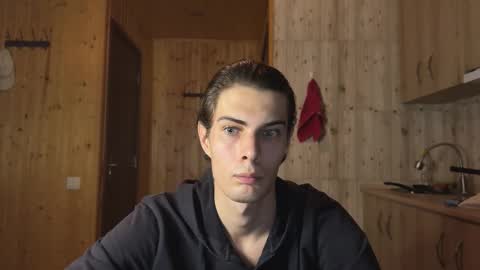 Snapshot of louis_preston chatting on 11-01-25, 04:42 Mark online show from 11-01-25, 04:42