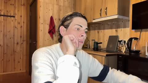 Snapshot of louis_preston chatting on 04-05-26, 02:47 Mark online show from 04-05-26, 02:47