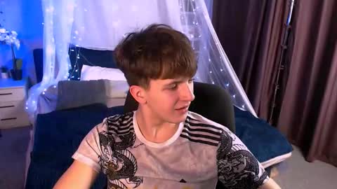 Snapshot of louis_tiger chatting on 11-23-25, 09:03 your dream online show from 11-23-25, 09:03