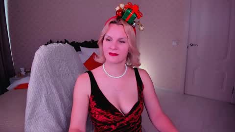 Snapshot of louisa_bay chatting on 12-25-24, 01:51 Louisa online show from 12-25-24, 01:51