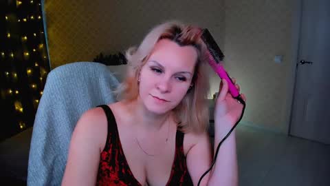 Snapshot of louisa_bay chatting on 12-26-24, 07:35 Louisa online show from 12-26-24, 07:35