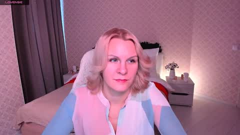 Snapshot of louisa_bay chatting on 01-03-25, 08:00 Louisa online show from 01-03-25, 08:00