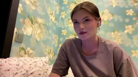 Snapshot of louismapes chatting on 06-27-26, 06:13 Sasha online show from 06-27-26, 06:13