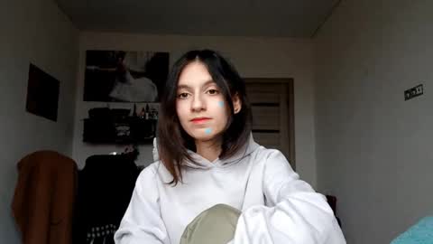 Snapshot of lourdesauerswald chatting on 11-21-25, 08:57 EVA online show from 11-21-25, 08:57