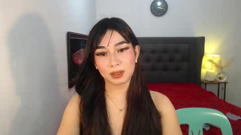 Snapshot of lovabletrans_deia chatting on 05-20-26, 10:49 DEIA online show from 05-20-26, 10:49