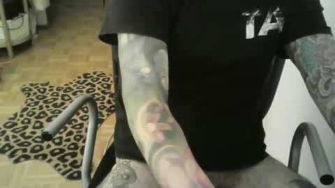 Snapshot of lovalova666 chatting on 12-02-25, 11:59 Guapito online show from 12-02-25, 11:59