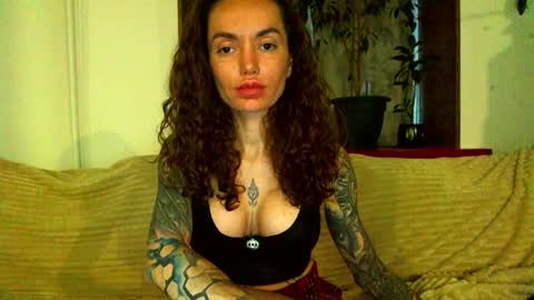 Snapshot of love_attation chatting on 02-11-25, 02:03 Cute face online show from 02-11-25, 02:03
