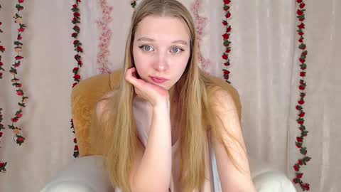 Snapshot of love_bella_ chatting on 12-04-24, 09:51 love bella online show from 12-04-24, 09:51