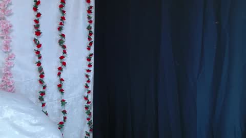Snapshot of love_bella_ chatting on 12-12-24, 12:55 love bella online show from 12-12-24, 12:55