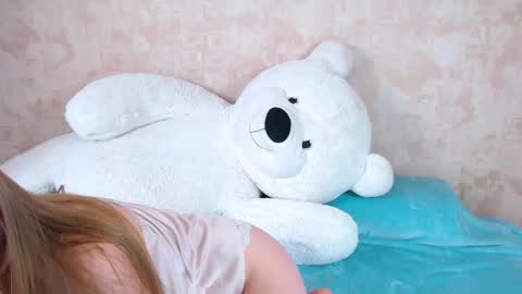 Snapshot of love_bella_ chatting on 02-24-25, 07:22 love bella online show from 02-24-25, 07:22