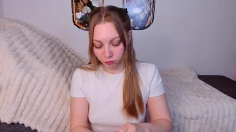 love bella  online show from 04-09-26, 12:32