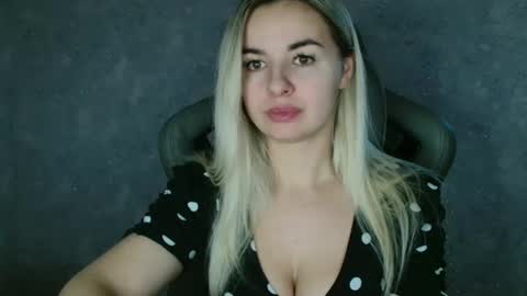 Snapshot of love_dom_meg chatting on 02-10-25, 09:47 Megane online show from 02-10-25, 09:47