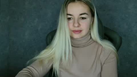 Snapshot of love_dom_meg chatting on 02-13-25, 07:56 Megane online show from 02-13-25, 07:56