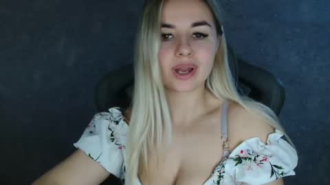 Snapshot of love_dom_meg chatting on 03-10-25, 09:32 Megane online show from 03-10-25, 09:32