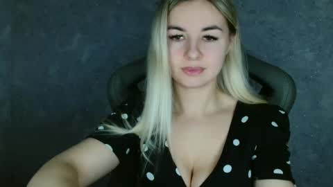 Snapshot of love_dom_meg chatting on 03-12-25, 08:08 Megane online show from 03-12-25, 08:08