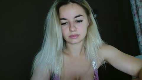 Snapshot of love_dom_meg chatting on 09-10-25, 08:36 Megane online show from 09-10-25, 08:36