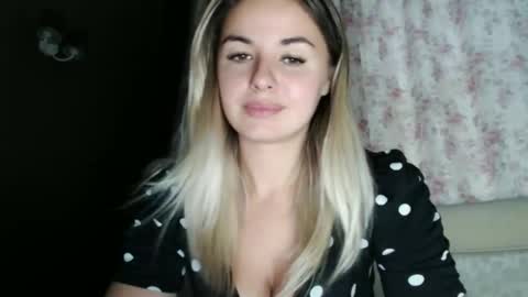 Snapshot of love_dom_meg chatting on 11-11-25, 10:37 Megane online show from 11-11-25, 10:37