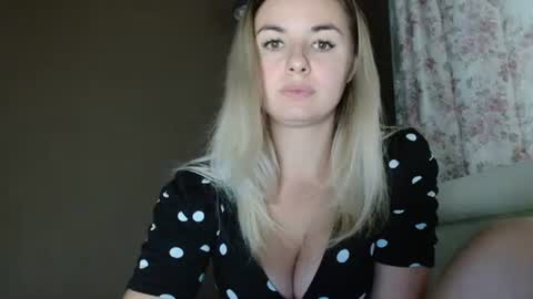 Snapshot of love_dom_meg chatting on 11-17-25, 10:21 Megane online show from 11-17-25, 10:21