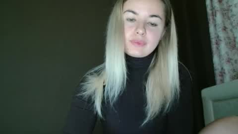 Snapshot of love_dom_meg chatting on 11-25-25, 08:25 Megane online show from 11-25-25, 08:25