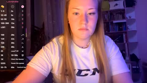 Snapshot of love_haven chatting on 09-11-25, 07:14 Megan online show from 09-11-25, 07:14