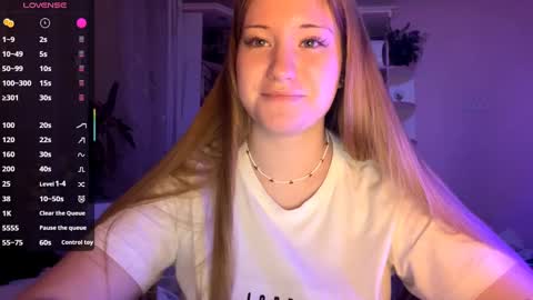 Snapshot of love_haven chatting on 09-15-25, 05:24 Megan online show from 09-15-25, 05:24